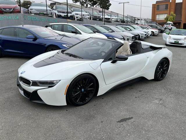 $74300 : Used 2019 i8 Roadster for sal image 2