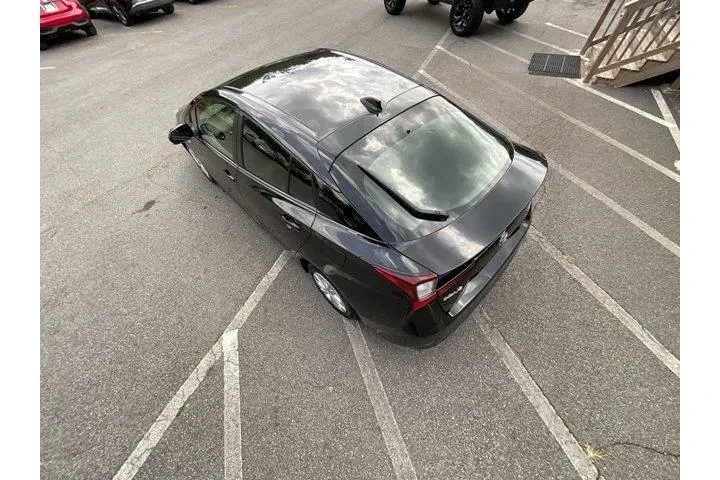 $16985 : Toyota Prius 2021 L Eco 4dr image 4