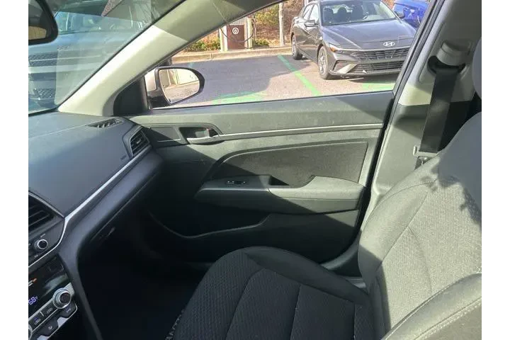 $11860 : Hyundai ELANTRA 2020 Value E image 8