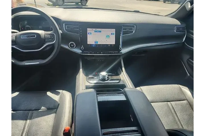 $33997 : Jeep Wagoneer L 2023 4x4 Car image 5