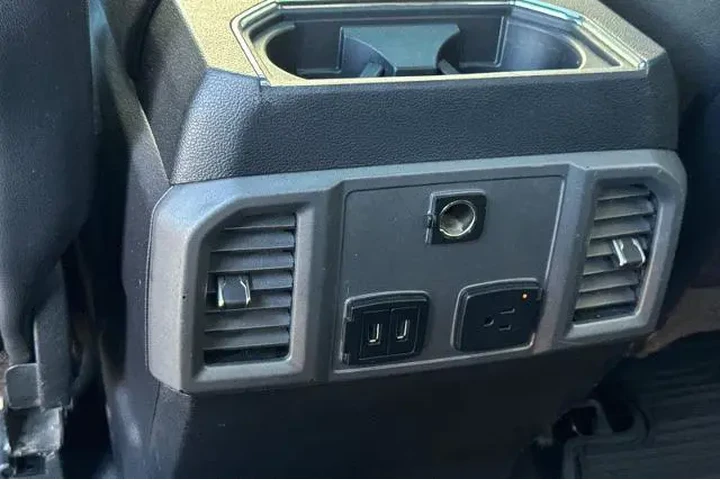 $39995 : Ford F-150 2017 4x4 Raptor 4 image 10