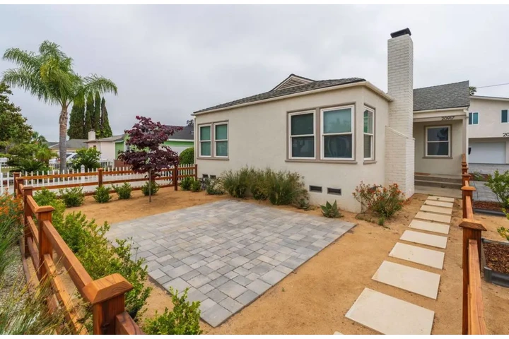 $2500 : newly remodeled 3 bed image 1