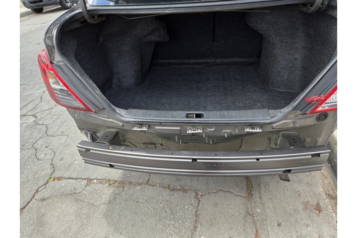 $2900 : Nissan Versa 2015 Salvage image 8