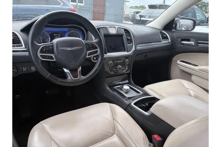 $6850 : 2017 300 Limited image 7