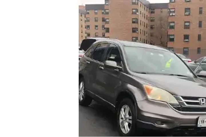 $4500 : Honda SRV 2010 image 2