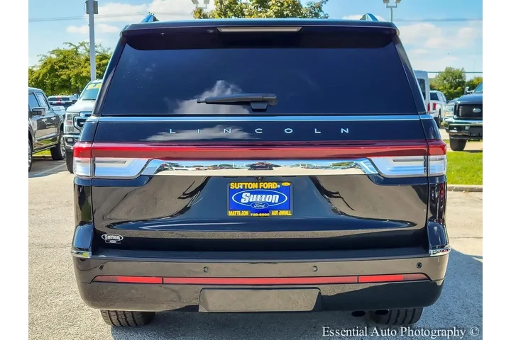 $28995 : Lincoln Navigator L 2022 4x4 image 9