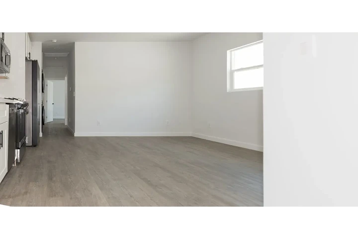 $800 : Nueva casa Lakewood Beauty ! image 7