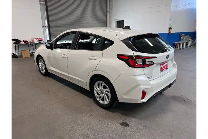 $23959 : Subaru Impreza 2025 AWD Base image 5