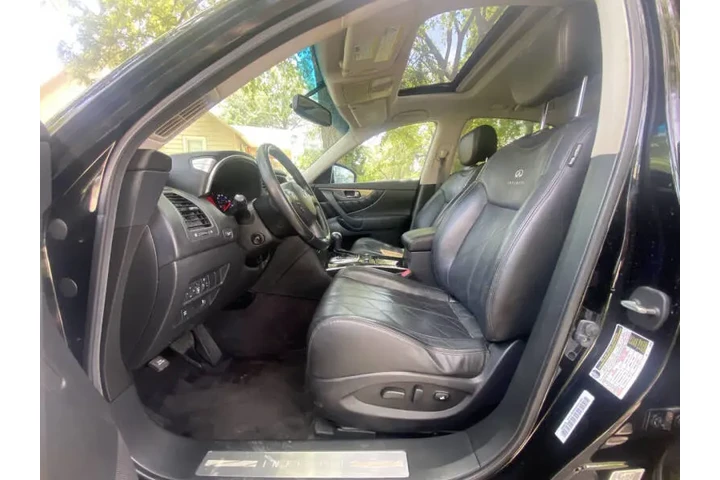 $7999 : 2010 FX35 image 9