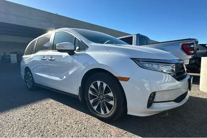 $33670 : Honda Odyssey 2024 EX-L 4dr image 2