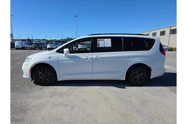 $25901 : Chrysler Pacifica Hybrid 202 image 6