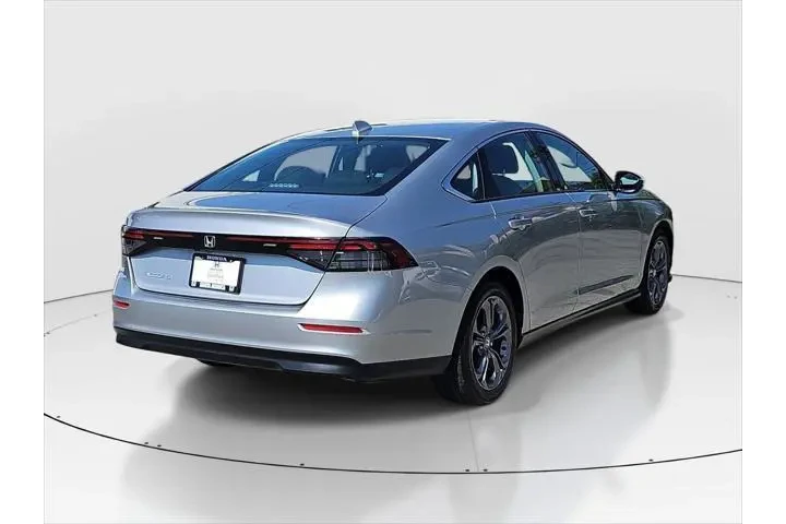 $24995 : Honda Accord 2023 EX 4dr Sed image 3