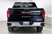$29490 : GMC Sierra 1500 2019 4x4 SLT thumbnail