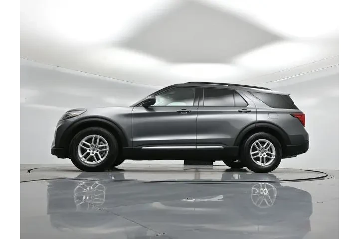 $35012 : Ford Explorer 2025 Active 4d image 8
