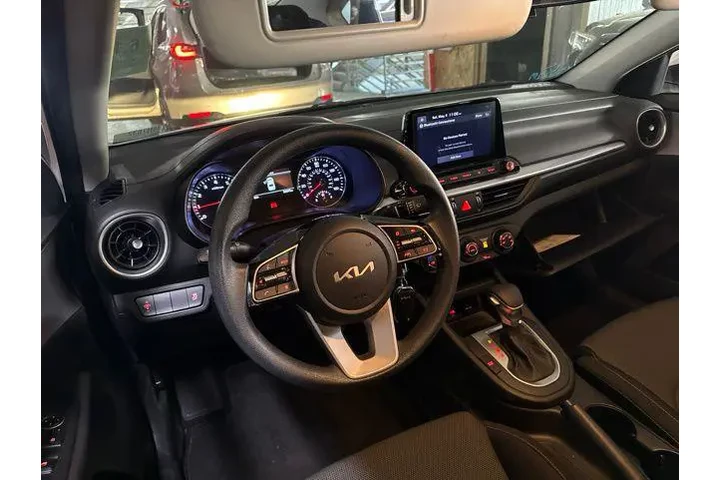 $18998 : Kia Forte 2023 LXS 4dr Sedan image 6