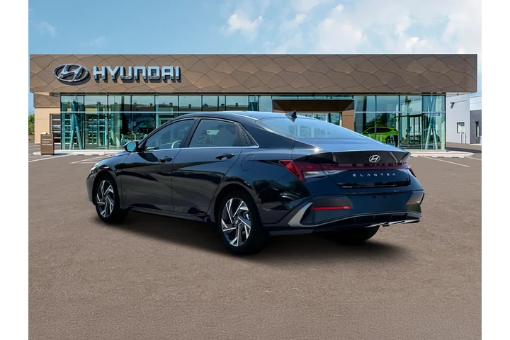 $19495 : Hyundai ELANTRA 2024 SEL 4dr image 5