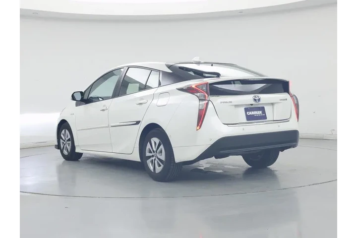 $15998 : Toyota Prius 2017 Four 4dr H image 2