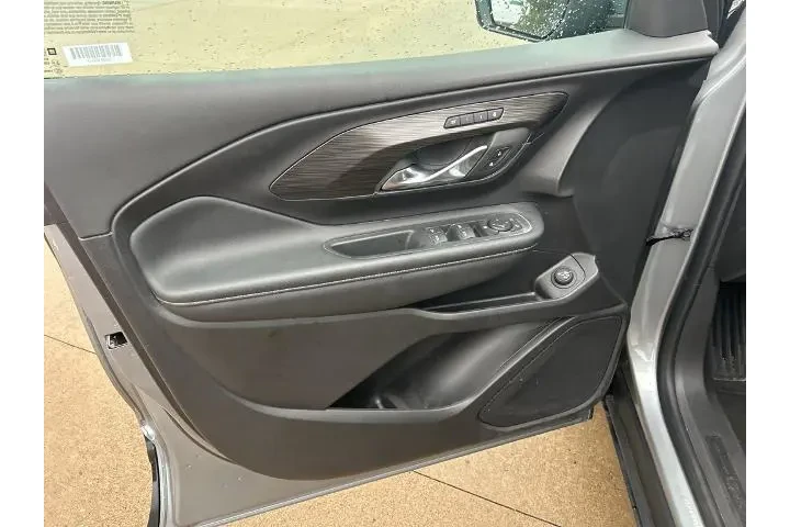 $26900 : GMC Terrain 2024 AWD SLT 4dr image 9