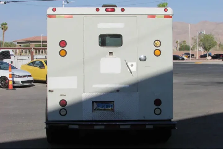 $15995 : 2006 International DuraStar 4 image 7