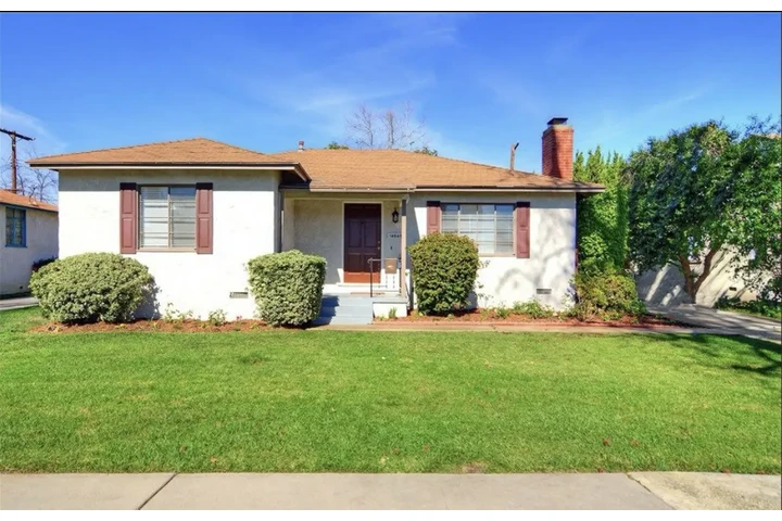 $2400 : 3 Bed 2 Bath Home in Compton image 1