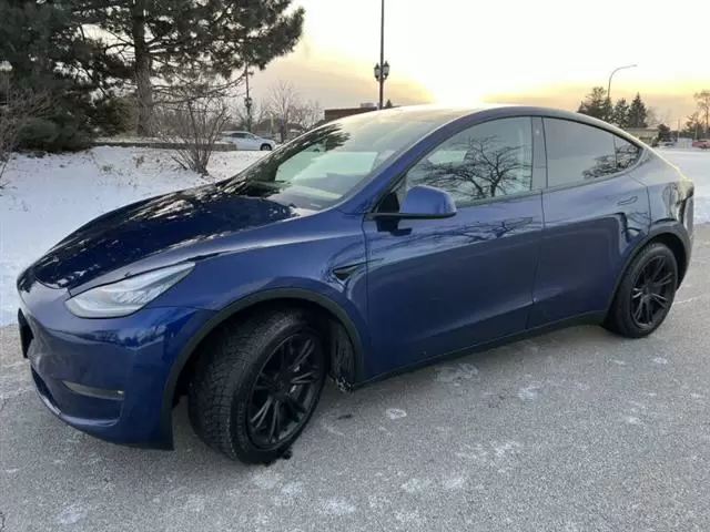 $27995 : 2021 Model Y Long Range image 4