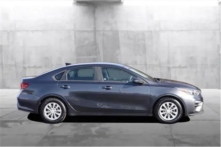 $11950 : Kia Forte 2019 FE 4dr Sedan image 5