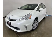 2014 Prius v Three