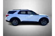 $29686 : Ford Explorer 2023 AWD XLT 4 thumbnail
