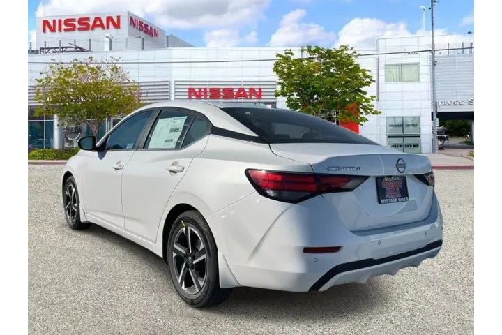 $21085 : Nissan Sentra 2025 SV 4dr Se image 4