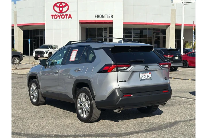 $38987 : Toyota RAV4 2025 AWD XLE Pre image 5