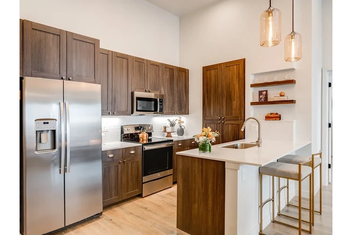 $1662 : Single or married image 1