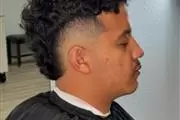 Cortes de cabello y barbería thumbnail