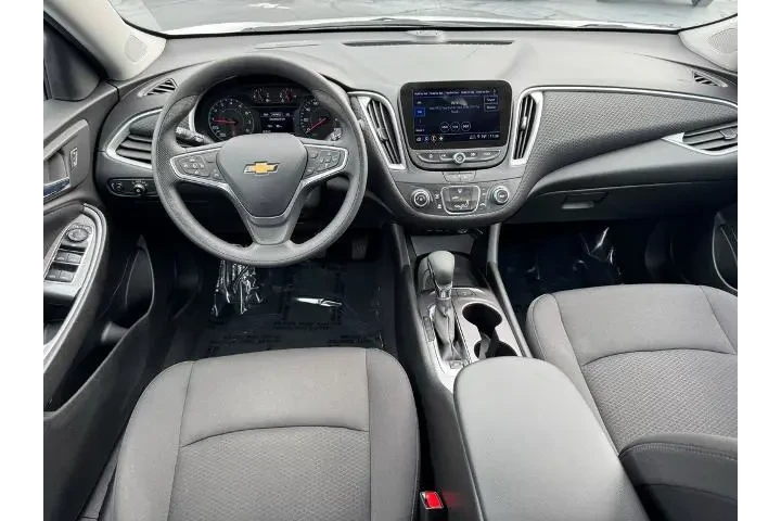 $19933 : Chevrolet Malibu 2023 LS Fle image 5