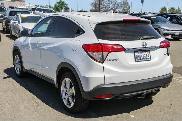 $18991 : Honda HR-V 2021 AWD LX 4dr C image 2