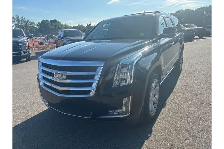 $29992 : Cadillac Escalade ESV 2017 4 image 2