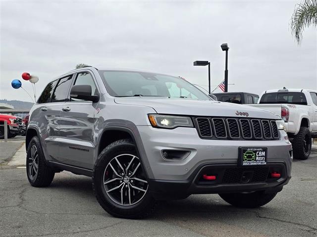 $23995 : 2017 Grand Cherokee image 2