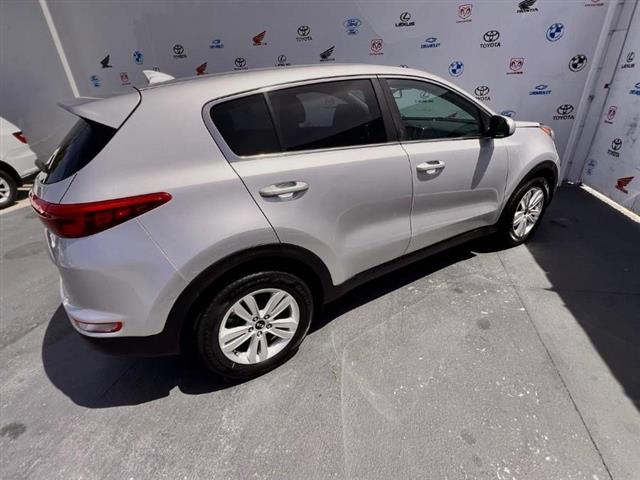 $16995 : Used 2018 Sportage LX FWD for image 2