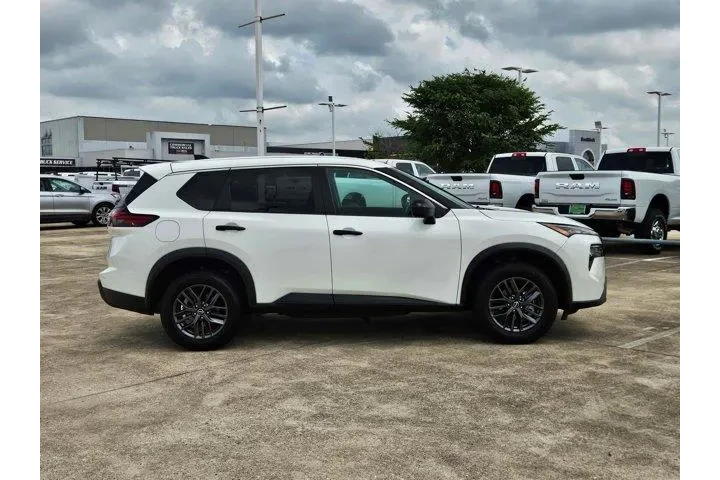 $18400 : Nissan Rogue 2024 S 4dr Cros image 2