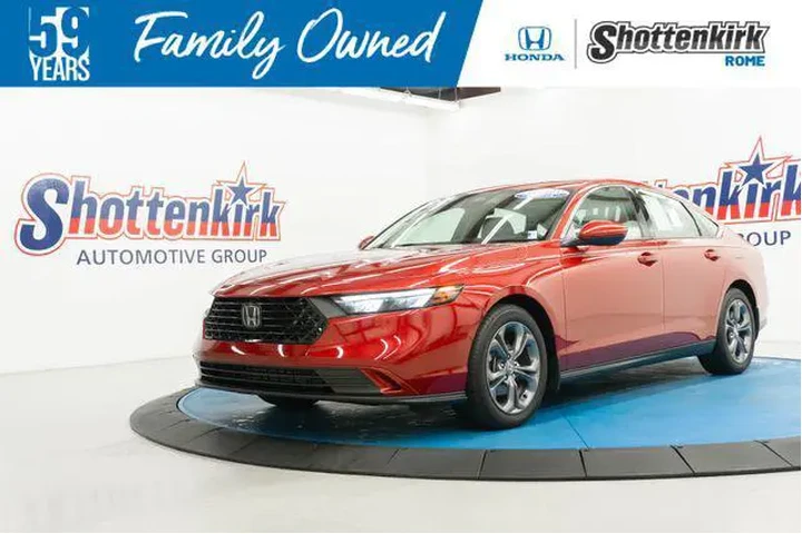 $28468 : Honda Accord 2024 EX 4dr Sed image 1