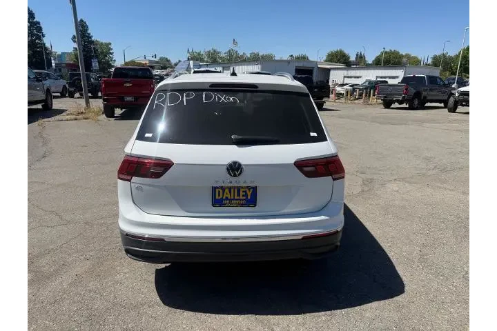 $22500 : Volkswagen Tiguan 2022 SE 4d image 4