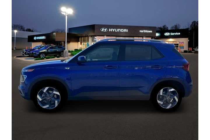 $23402 : Hyundai VENUE 2026 SEL 4dr C image 3