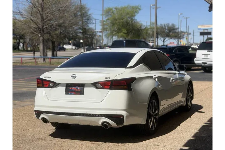 $17999 : 2020 Altima 2.5 SR image 9