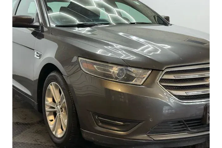 $8349 : Ford Taurus 2015 AWD SEL 4dr image 2