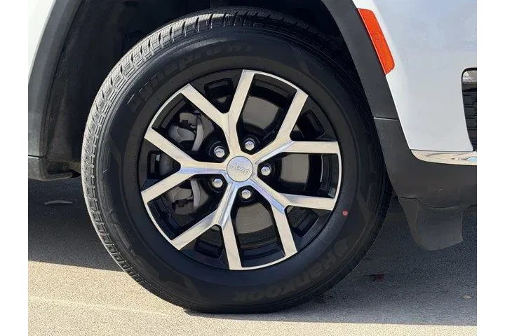 $27498 : Jeep Grand Cherokee L 2023 4 image 3