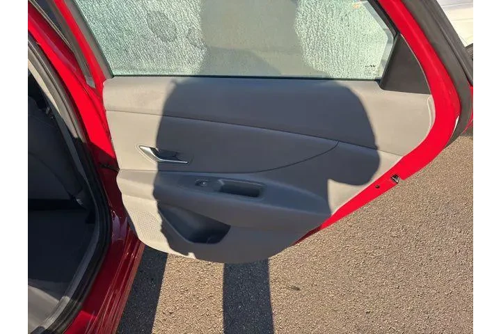 $19495 : Hyundai ELANTRA 2023 SEL 4dr image 9