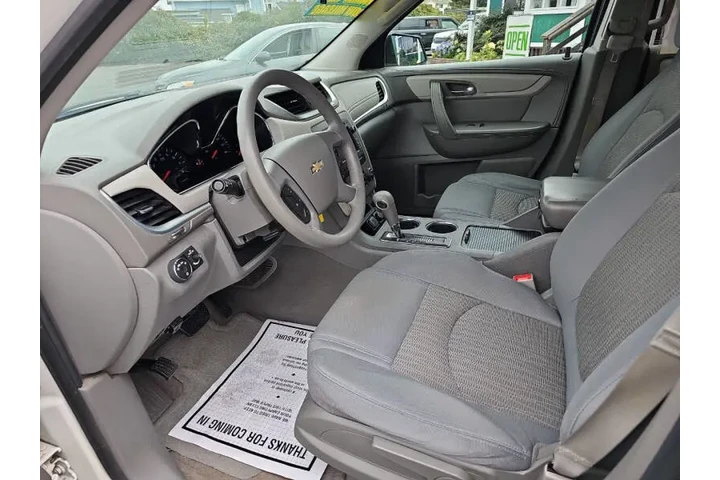 $12995 : 2015 Traverse LS image 5