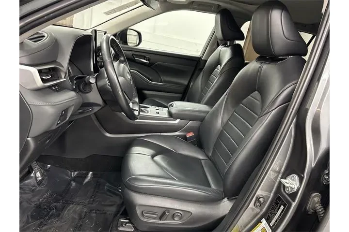 $34100 : Toyota Highlander 2024 LE 4d image 3