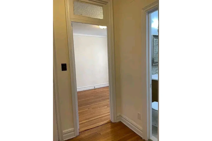 $1100 : House for rent image 2