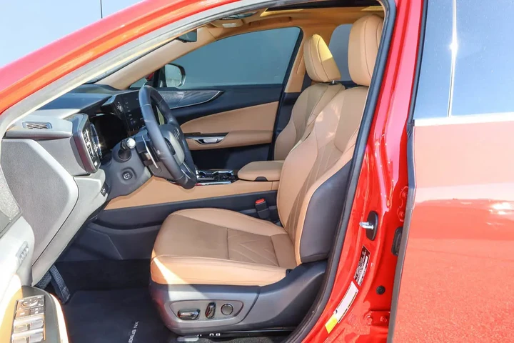 $39988 : 2022 NX 350 Luxury AWD image 7