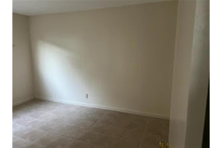 $2300 : LYNWOOD APARTAMENTO image 7